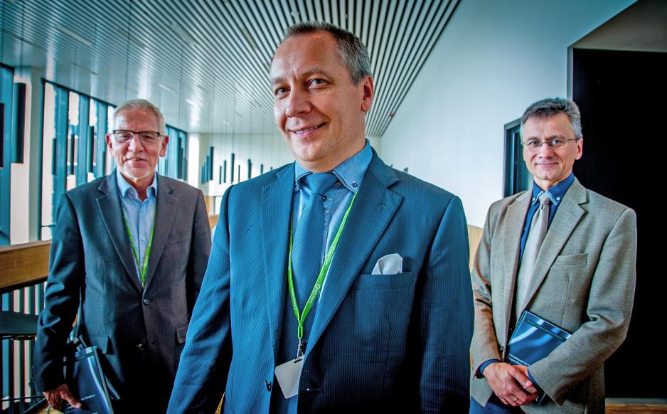 Frode Mellemvik. Anatoli Bourmistrov, Alexei-Bambulyak er tre av forfatterne av scenario-forskningen