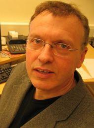 Høyres gruppeleder, Ole-Johan Rødvei (over) og Fremskrittspartiets gruppeleder, John Karlsen (under), står samlet bak mistillitsforslaget mot fylkesrådet i Troms.