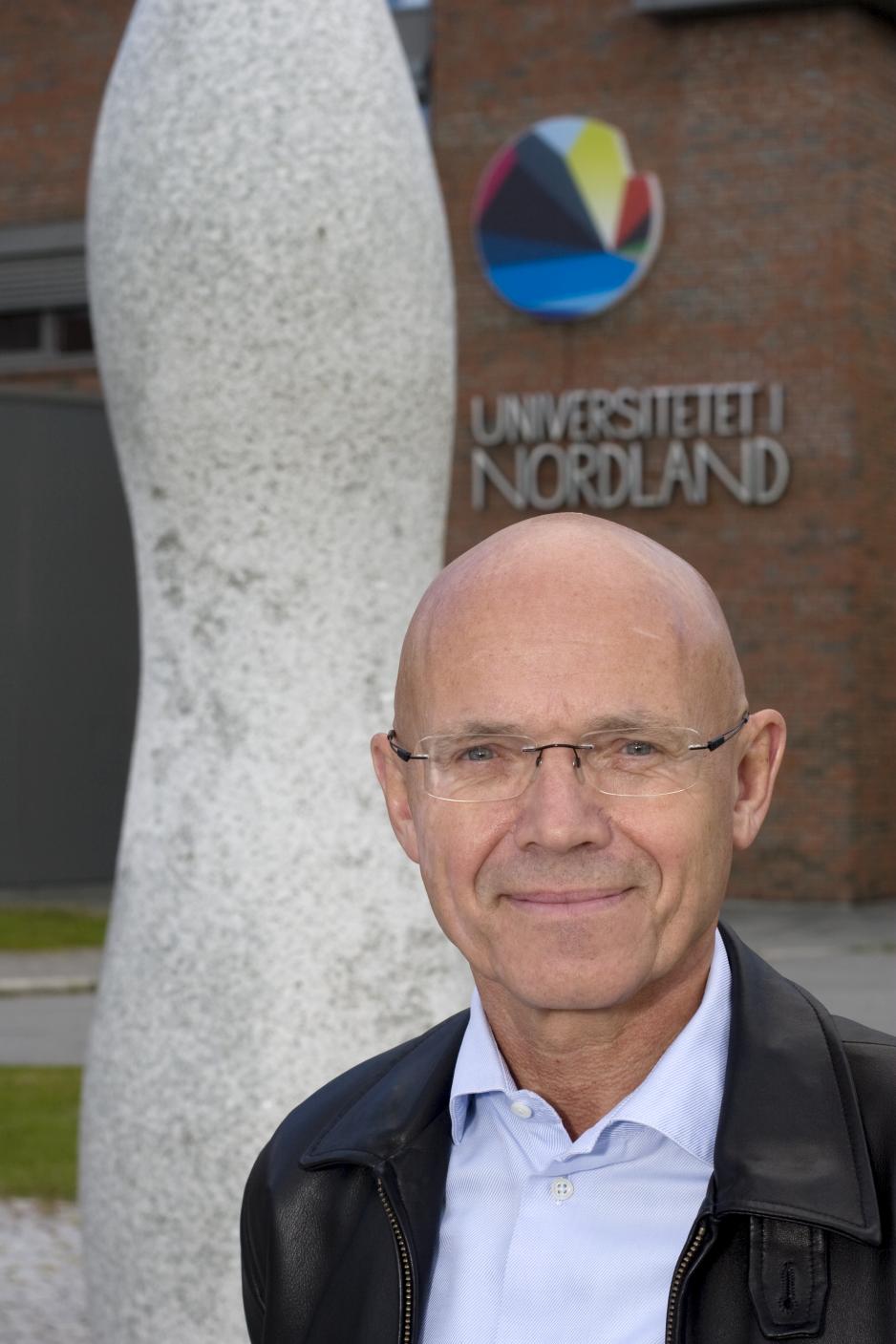 Dekan ved Fakultet for biovitenskap og akvakultur ved UiN, Reid Hole, utfordrer oppdrettsnæringen på større forsknings. og utviklingsinnsats. (Foto: Gøril Frømyr Borgen).
