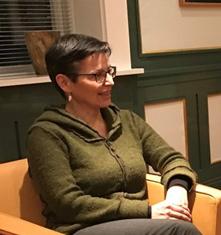 Ministeren med ansvar for bl.a. selvstendighet for Grønland, Suka K. Frederiksen, sier det er hensynet til befolkingen og en smidigere prosess som gjør at posisjonen nå tar begge lederposisjonene i kommisjonen. (Foto: Naalakkersuisut).