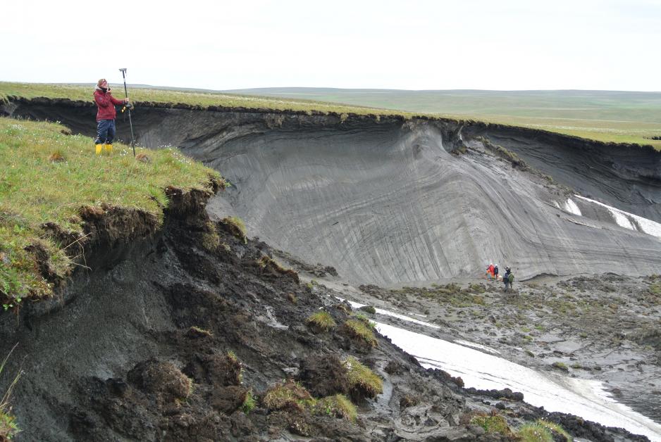 On some parts of its coastline, Herschel Island is losing two metres of newly thawed coastal soil to erosion each year (Photo: Boris Radosavljevic)