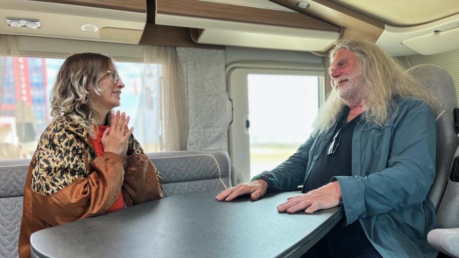 Tine Surel Lange, komponist og lydkunstner, var High Noons siste hovedgjest torsdag. Å leve i skyggen av krigen var overskriften for denne dagens seanse.