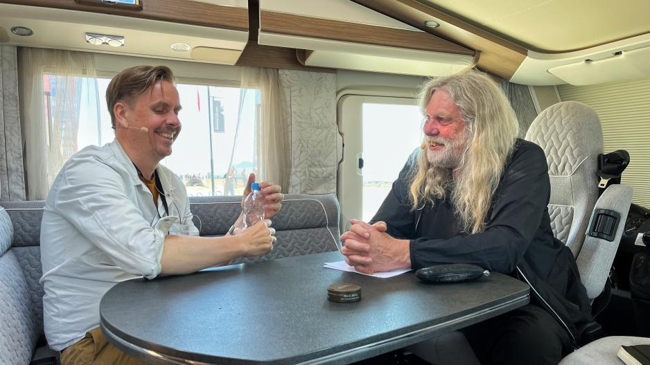 On Tuesday, Tore Vagn Lid visited the motorhome to talk about the responsibility of art. Lid is a Director, Artistic Leader of Transiteateret-Bergen, and Professor at the Department of Art and Media Studies at NTNU. >