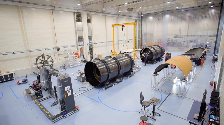Bæreraketten settes sammen i integrasjonshallen. (Foto ©Isar Aerospace) © Isar Aerospace_Production_Assembly area.