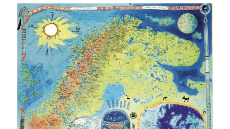 Hans Ragnar Mathisens verk Sábmu (1975). Han er kjent for sine kunstnerisk utformede kart over Sápmi med samiske stedsnavn som fletter sammen natur og kultur. Verket inngår i kapittelet ‘Navgi, kartlegg, naviger’ om hvordan stedsnavn definerer og omdefinerer landområder. (Pressebilde) >