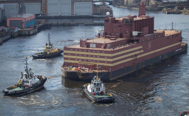 Akademik Lomonosov arriving in Murmansk akademik lomonosov