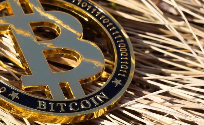Produksjon av, eller graving etter, kryptovaluta som f.eks. Bitcoin, skal ikke lenger nyte godt av redusert el-avgift. (Foto: Eivind Pedersen/Pixabay)