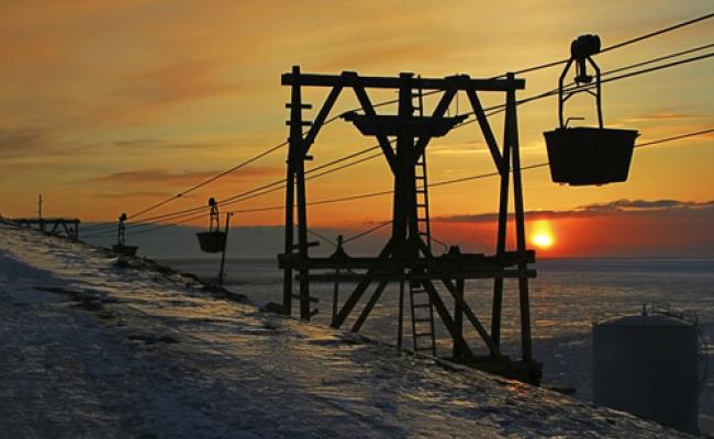 Store Norskes gamle kabeltaubane er et av prosjektene som er støttet med penger fra Svalbards miljøvernfond. (Foto: Marius Fiskum. www.fototopia.no via Wikipedia.commons).