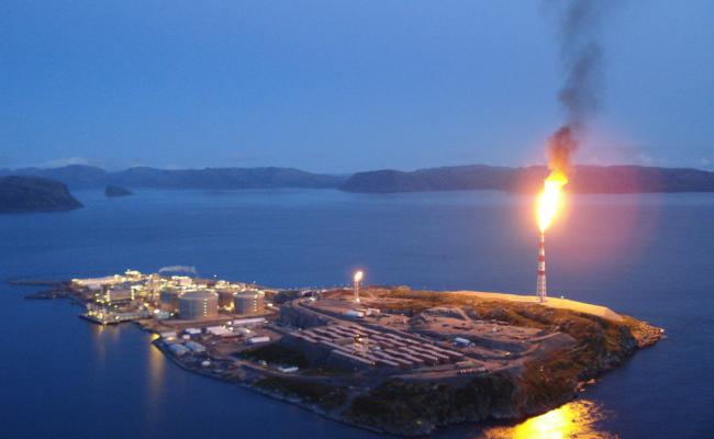 Melkøya i Finnmark, hvor gass fra Snøhvitfeltet prosesseres og kjøles ned til LNG Melkøya i Finnmark, hvor gass fra Snøhvitfeltet prosesseres og kjøles ned til LNG