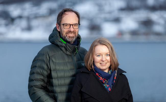 Jan-Gunnar Winther og Therese Rist ved Senter for hav og Arktis. Foto: David Gonzalez