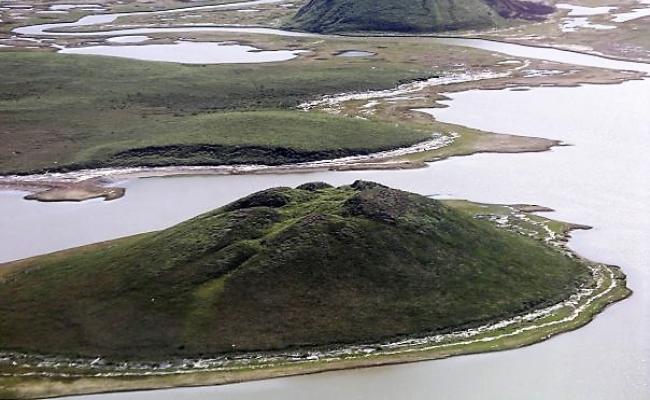 Pingos near Tuktoyaktuk, Northwest Territories, Canada. (Photo: Emma Pike) Pingos near Tuktoyaktuk, Northwest Territories, Canada. (Photo: Emma Pike)