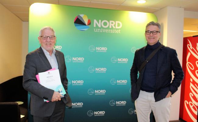 Frode Mellemvik og Odd Emil Ingebrigtsen på Nord universitet. (Foto: Trine Jonassen, High North News)