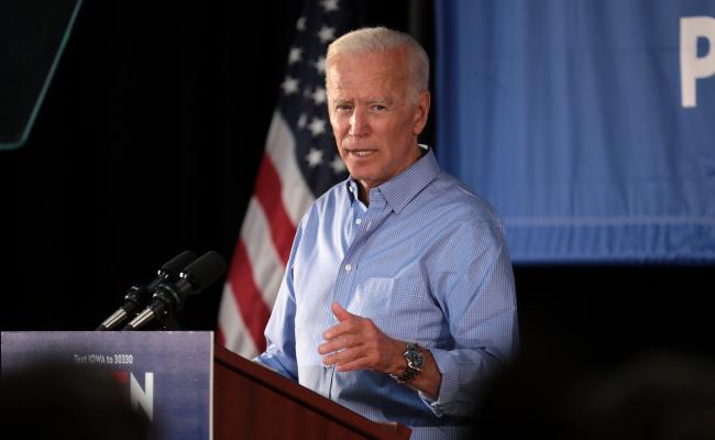 President Joe Biden og den nye administrasjonen legger vekt på en omfattende tilnærming for å adressere klimaendringene. Biden plasserer blant annet klimakrisa i utenrikspolitiske -og nasjonale sikkerhetshensyn. (Foto: Gage Skidmore).  Joe Biden