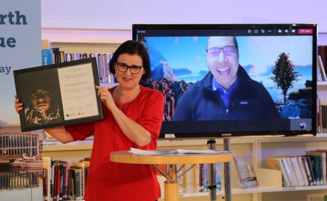 The founder of Arctic Biotech Oath, Michael Martinez at University of Alaska Anchorage and  Bjørg Helene Jenssen, Department Manager, Innovation Norway