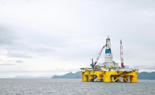 Shell’s platform Polar Pioneer in Dutch Harbod, Alaska. Shell is the only company that has done exploratory drilling in the Chukchi Sea in the US Arctic. (Photo: Judy Patrick/Creative commons) Shell’s platform