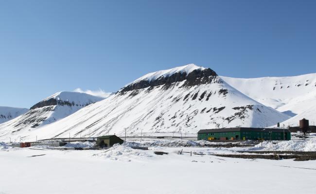 Svea, sentrum fjernet, Svalbard. Svea, sentrum fjernet, Svalbard.