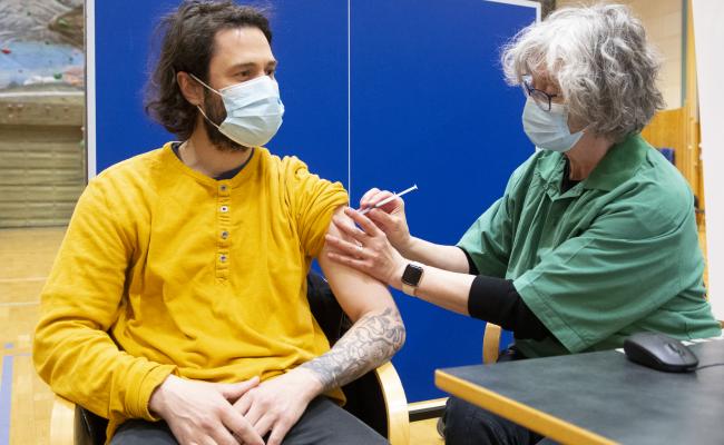 Lars Holt og Torunn Sørensen, vaksine.