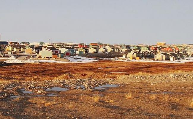 Puvirnituq Village is getting connected. (Photo: Raphaël Joanisse-Clément/Wikimedia Commons) Puvirnituq Village is getting connected. (Photo: Raphaël Joanisse-Clément/Wikimedia Commons)