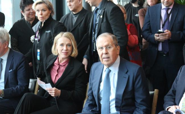 Utenriksminister Anniken Huitfeldt sammen med Russlands utenriksminister Sergej Lavrov