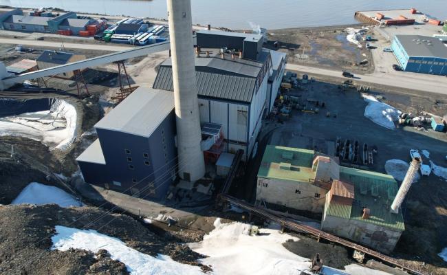 Longyear Energiverk er Norges eneste kullkraftverk i drift og legges ned i 2023. (Foto: Longyearbyen lokalstyre) Longyear energiverk