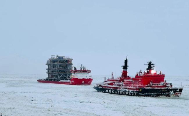 Audax with nuclear icebreaker Yamal on the NSR. (Source: Courtesy of Andrey Tenitskiy, Captain of icebreaker Vaygach) novatek