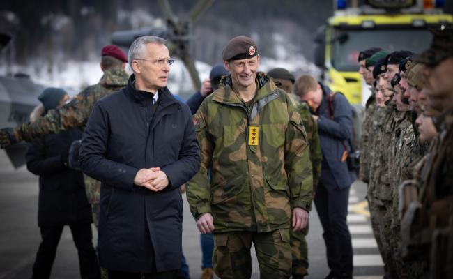Natos generalsekretær Jens Stoltenberg og Norges forsvarsjef Eirik Johan Kristoffersen på Cold Response 2022. Jens Stoltenberg og Eirik Johan Kristoffersen.