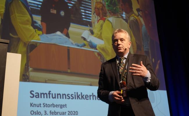 Leder for Forsvarskommisjonen Knut Storberget under et seminar om samfunnsikkerhet i regi av DBS i 2020. (Foto: Anita Andersen/DBS) Knut Storberget.