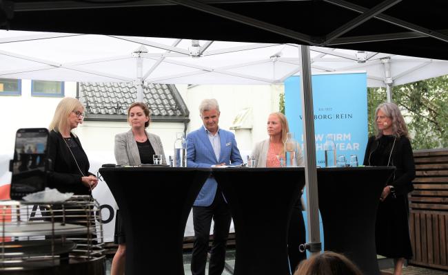 Paneldebatt om sanksjoner under Arendalsuka.