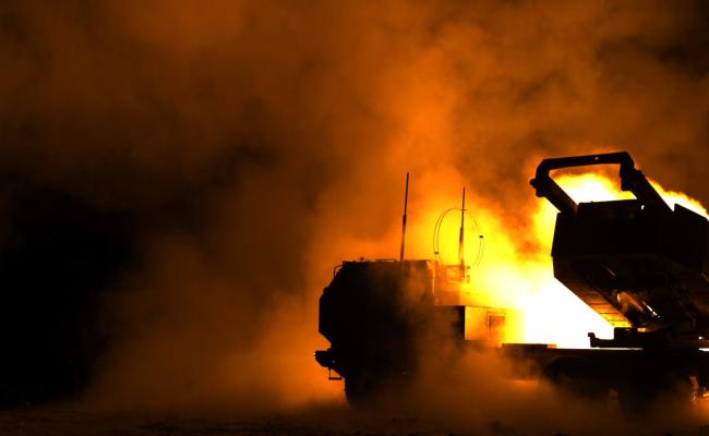 Øving med det amerikanske luftbårne rakettartilleriet HIMARS ved Försvarsmaktens base i Vidsel, Norrbotten fylke, høsten 2021. Tilsvarende amerikansk-svensk samtrening ble utført denne uka. (Foto: Anders Åberg/Vidsel Test Range)