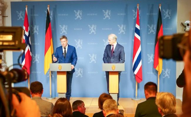 Meeting between Germany Minister for Economic Affairs and Climate Action Robert Habeck and Norwegian Prime Minister Jonas Gahr Støre, January 2023. (Source: Ministry of Petroleum and Energy) Habeck