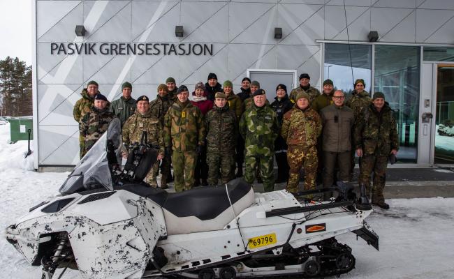 NATO-generaler på besøk på Pasvik grensestasjon