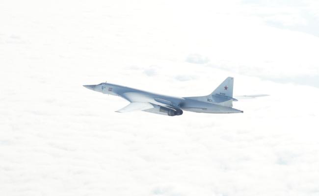 Den russiske flystyrken ble anført av to Tu-160 strategiske bombefly. Her er et av dem. (Foto: Luftforsvaret).