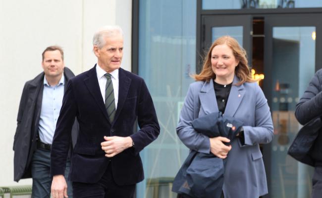 Jonas Gahr Støre og Ida M. Pinnerød.