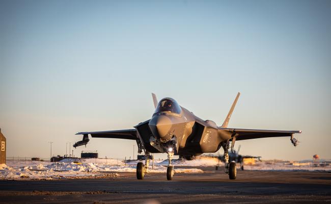 Et norsk F-35 jagerfly på Island i vinter for å løse Nato-oppdraget Iceland Air Policing. (Foto: Ole Andreas Vekve/Forsvaret)