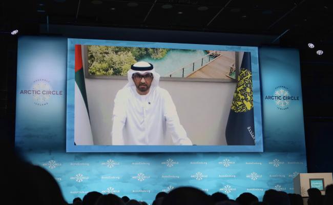 – Verden har mye å lære av arktiske urfolk, som har lang erfaring med bærekraftig forvaltning av landområder og ressurser, påpeker COP 28-president Sultan Ahmed Al Jaber på Arctic Circle. Han skulle egentlig delta fysisk på konferansen, men talte via videolink da han ikke rakk fram til Island i tide. (Foto: Astri Edvardsen)