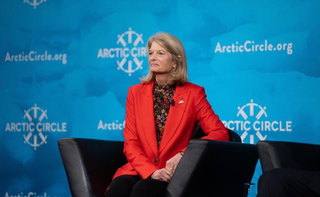 Lisa Murkowski, senator for Alaska (Det republikanske parti), fronter en ny runde med innsats for å få havrettskonvensjonen godkjent i Senatet. – Nå må vi få dette gjort, erklærte hun til stor applaus i salen under konferansen Arctic Circle på Island tidligere i høst. (Foto: Arctic Circle)
