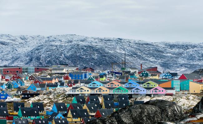 Nå er det vedtatt at Grønland skal tiltre Parisavtalen og utarbeide en nasjonal klimastrategi. Strategien skal stake ut klimamål, og retning for hvordan øya skal oppnå økonomisk vekst sammen med grønn omstilling. (Foto: Lisa Ouellette)