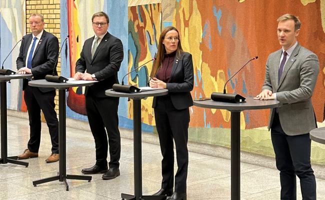 Høyre (f.h.), Arbeiderpartiet, Senterpartiet og Fremskrittspartiet