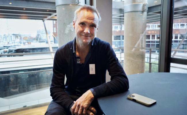 Tormod Heier, professor i militær strategi og operasjoner ved Forsvarets høgskole, understreker betydningen av å gjøre lokalsamfunn i nord mer motstandsdyktige i møte med ulike former for hybride angrep. (Foto: Astri Edvardsen) Tormod Heier, professor i militær strategi og operasjoner ved Forsvarets høgskole, understreker betydningen av å gjøre lokalsamfunn i nord mer motstandsdyktige i møte med ulike former for hybride angrep. (Foto: Astri Edvardsen)