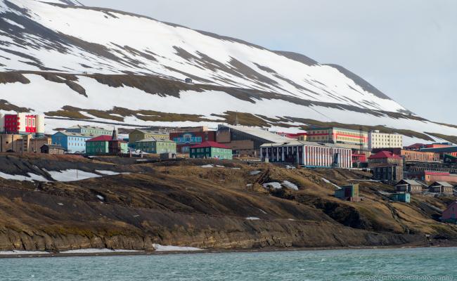 Den russiske bosettingen Barentsburg på Svalbard. (Foto: Dag Halvorsen)