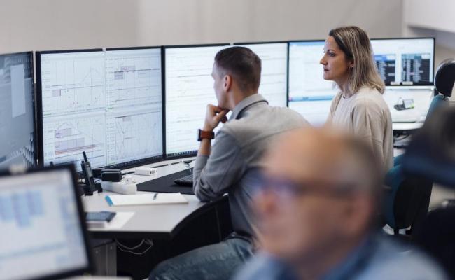 Finland griper an cybersikkerhet på systematisk vis med nasjonale øvelser. Sist uke fikk mange hoder og hender i den nordfinske kommunesektoren og operatører av kritisk infrastruktur øving i å møte ulike trusler i cyberdomenet. (Illustrasjonsfoto: Mika Pakarinen, Keksi/LVM)