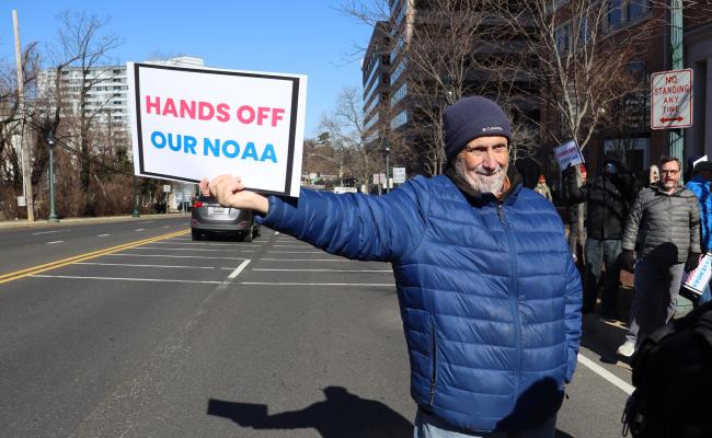 Chesapeake Climate Action Network HANDS OFF NOAA Rally at NOAA HQ in Silver Spring, Maryland, on 3 March 2025 by Elvert Barnes Protest Photography HANDS OFF NOAA Rally