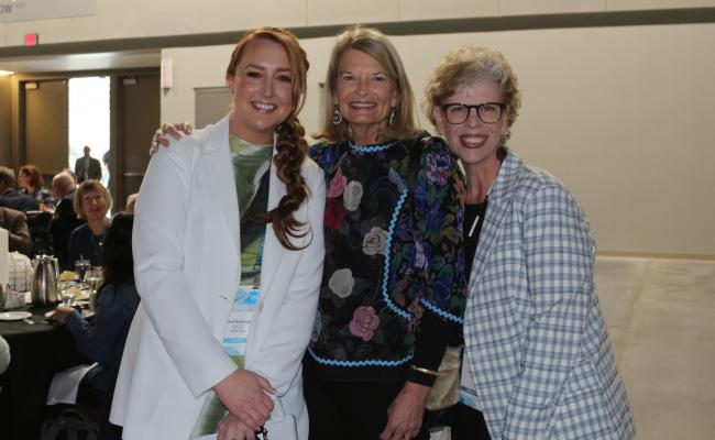 From the left: CEO and founde of the Arctic Encounter Symposium, Racher Kallander, US senator for Alaska, Lisa Murkowski (R) and Chair of the AES board, Marilyn Romano