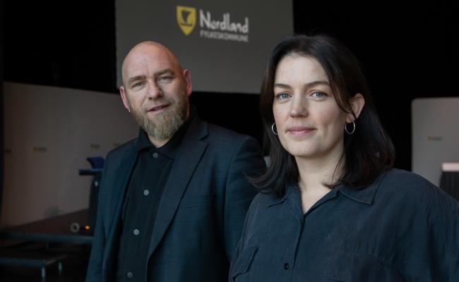 Synne Bjørbæk og Geir Jørgensen, Rødt.