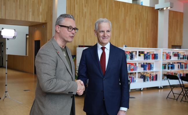 Bodø-ordfører Ingebrigtsen og statsminister Støre i Bodø