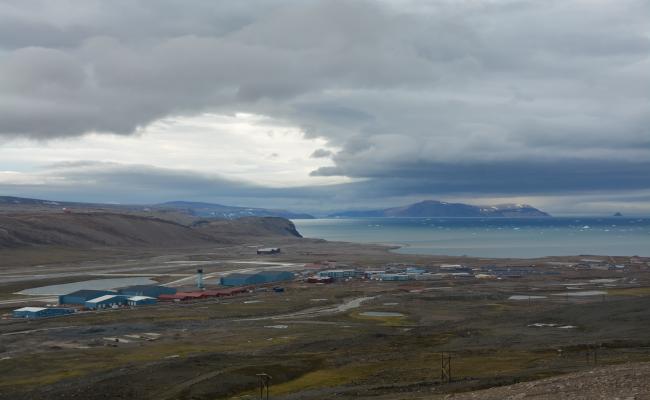 USAs nordlige kommando (USNORTHCOM), som har hjemlandsforsvar som sin fremste oppgave, får nå Grønland som del av sitt ansvarsområde. Her er den amerikanske rombasen Pituffik på Grønlands nordvestkyst. (Foto: JoAnne Castagna/ U.S. Army Corps of Engineers)