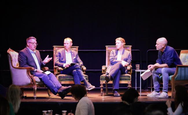 F.v.: Benjamin Strong og Rolf Rødven er ledere i Arktisk råds arbeidsgrupper for hhv. beredskap og forebygging av ulykker (EPPR), samt overvåkning og vurdering av det arktiske miljøet (AMAP). Her deltar de i en panelsamtale under Arktisk sikkerhetskonferanse med Jennifer Spence, direktør for Arctic Initiative ved Harvard Kennedy School. Samtalen ble ledet av Svein Vigeland Rottem, seniorforsker ved Fridtjof Nansens Institutt. (Foto: Astri Edvardsen)