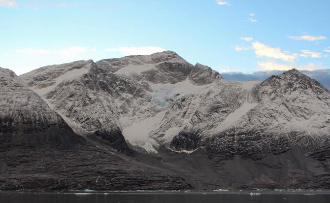 Fjell og is i Nuuk-fjorden