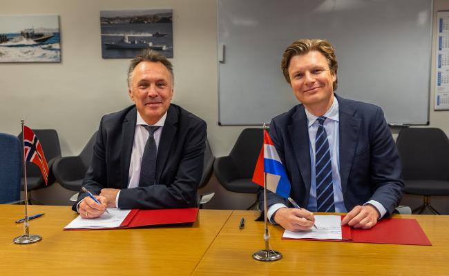 Fra signering av avtale mellom Norge og Nederland