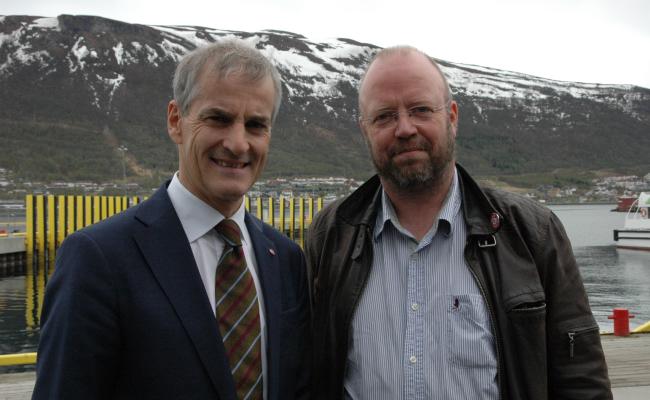 Dersom kabalen går opp, blir Geir Waage (48) Ranas neste ordfører. Han mener et potensielt samarbeid og ledende arbeiderpartipolitikk vil å løfte nordområdene til et høyere nivå. Han vil gjerne fortsette jobben han mener Jonas Gahr Støre startet .